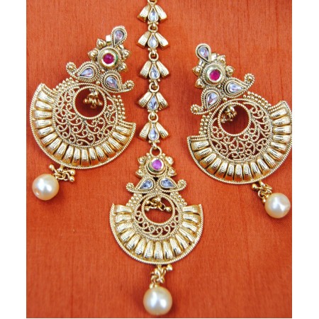 Gold Filigree Red Chand Bali Earrings With Maang Tikka